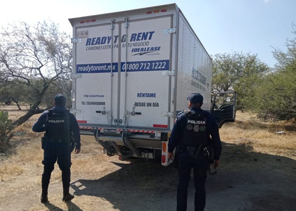 Policía de Salamanca asegura camión con reporte de robo